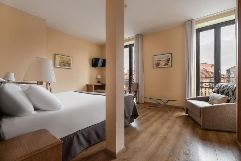 Superior Double Room image 2