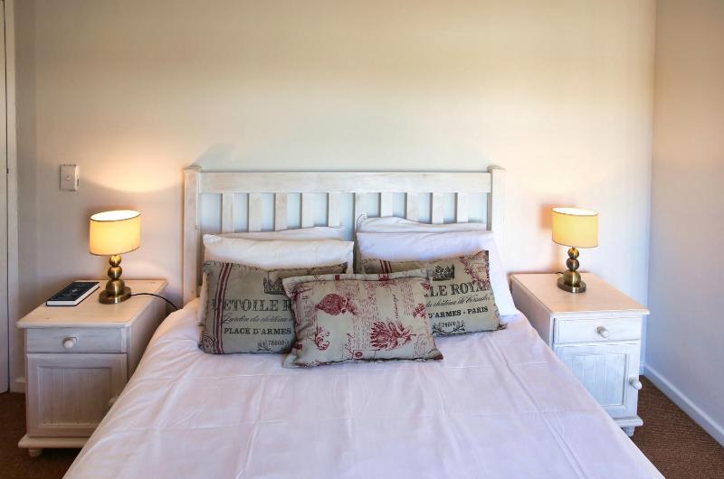 Mulligan Langebaan 10-sleeper - image 7