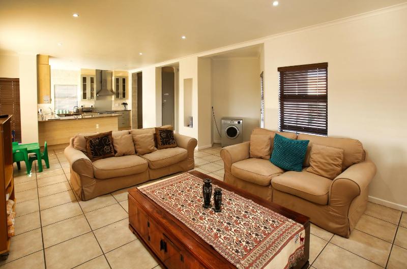 Mulligan Langebaan 10-sleeper - image 10