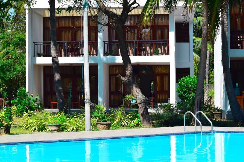 High Park Hotel - image 18