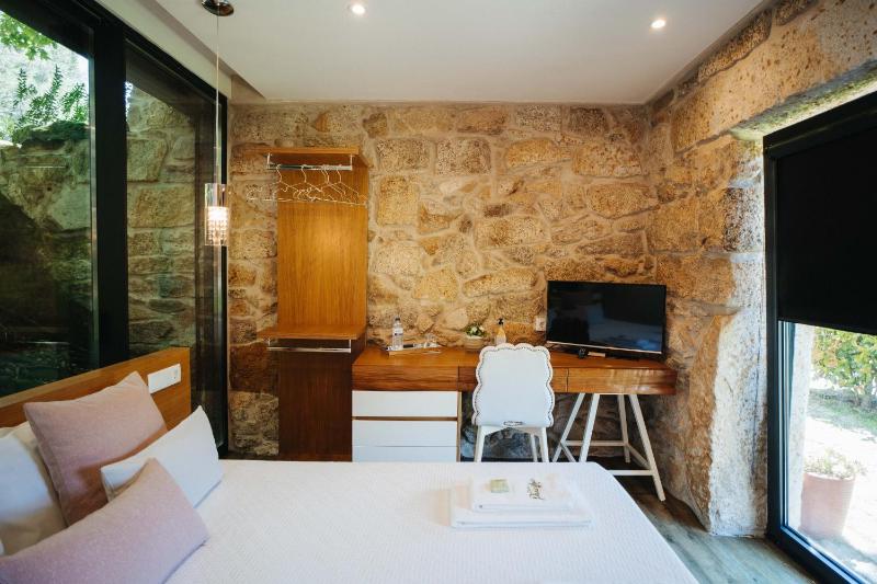 Double Room with Park View image 2
