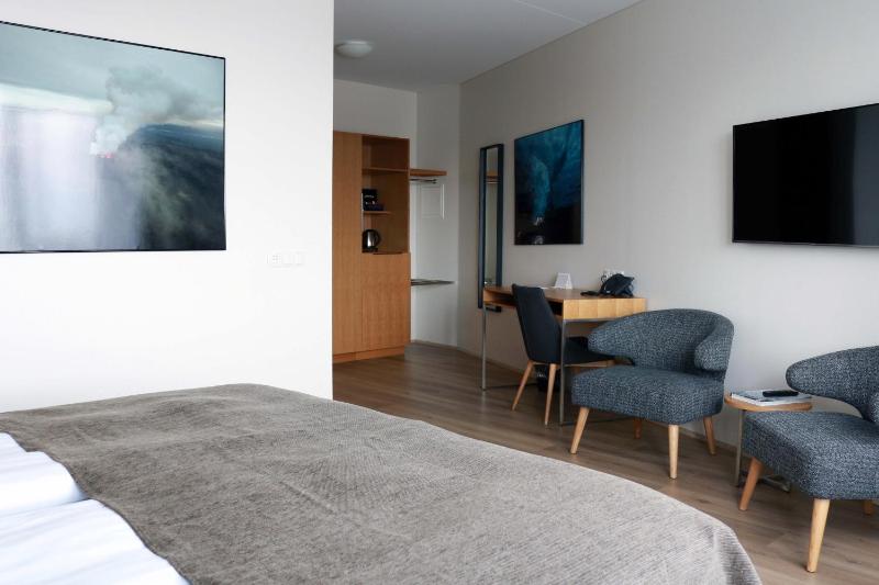 King Room with River View image 1