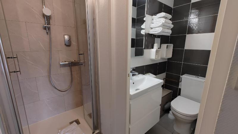 Standard Double Room Garden Side image 2