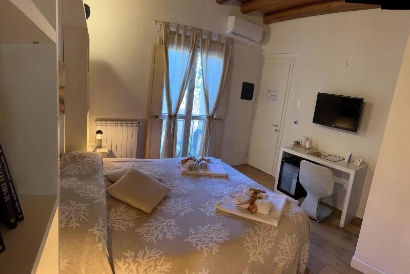 Double or Twin Room image 2