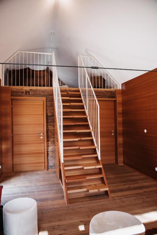 Suite with Garden View image 4