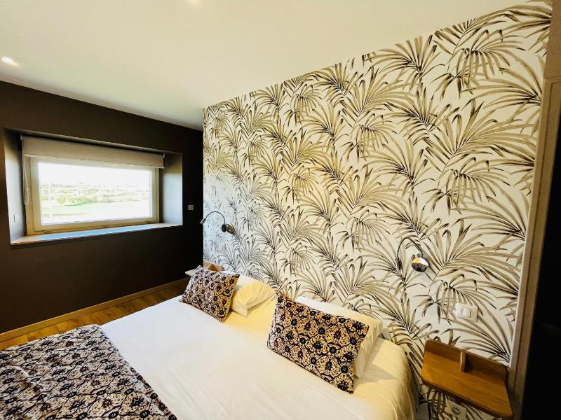 Superior King Room image 2