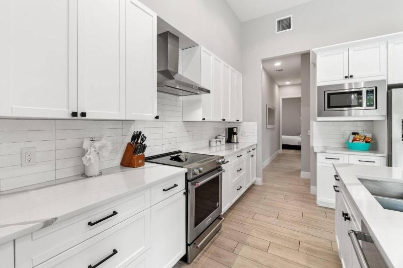445 S. Heathwood - image 46