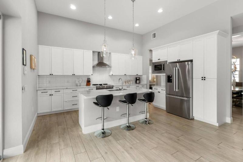 445 S. Heathwood - image 5