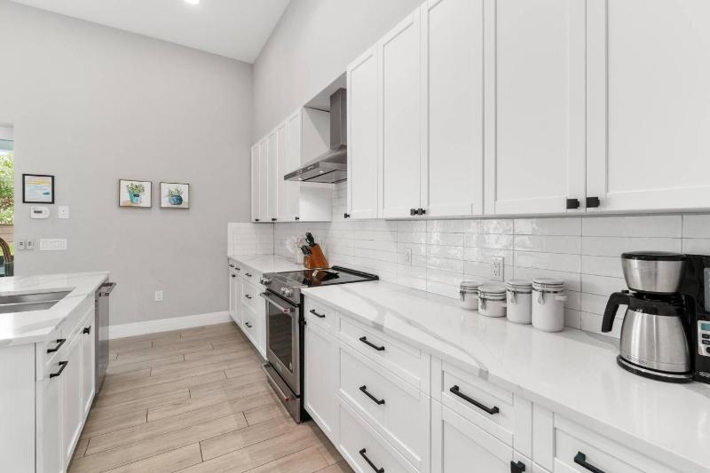 445 S. Heathwood - image 28