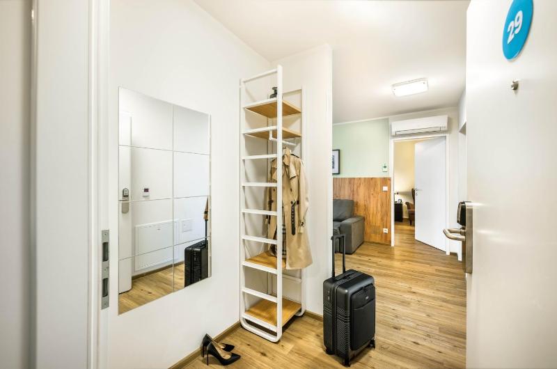 1-Bedroom Suite image 2
