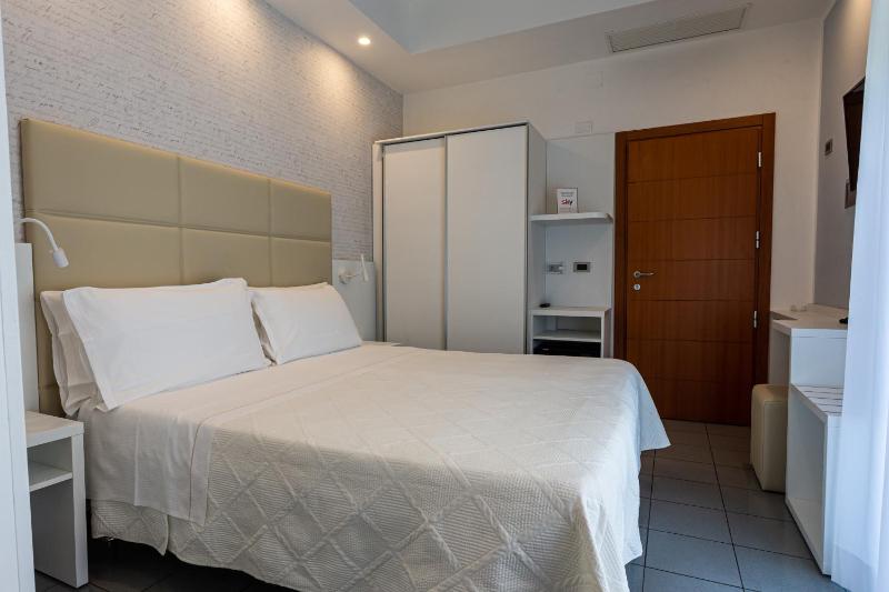 Superior Double or Twin Room image 4
