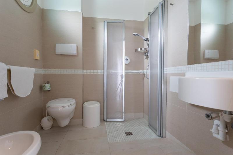 Triple Room image 3