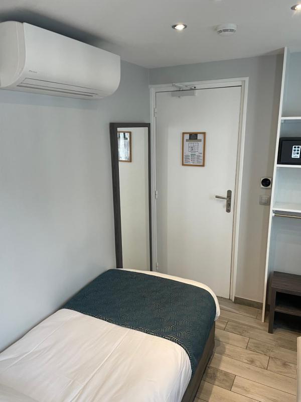 Standard Single Room image 4