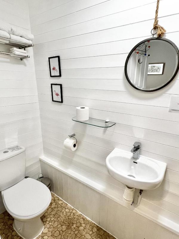 One-Bedroom Suite image 2