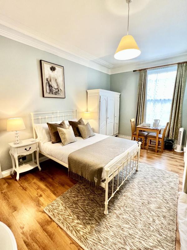 Superior Suite image 1