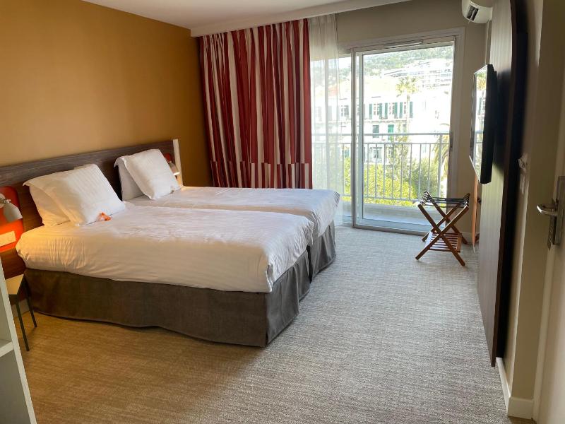 Comfort Twin Room image 1