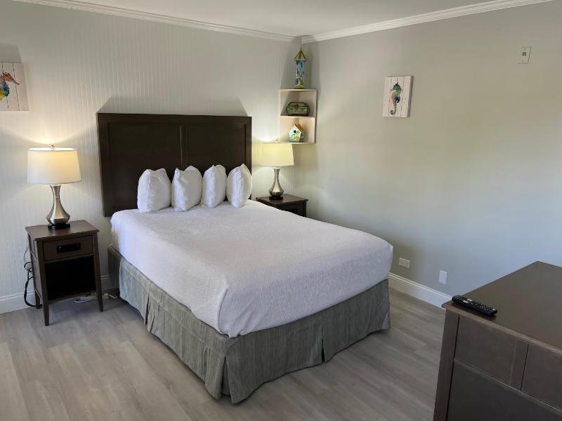 Marco Island Lakeside Inn - image 34