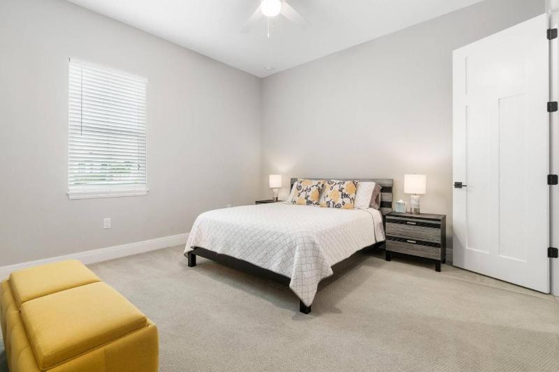 445 S. Heathwood - image 7