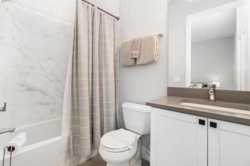 445 S. Heathwood - image 31