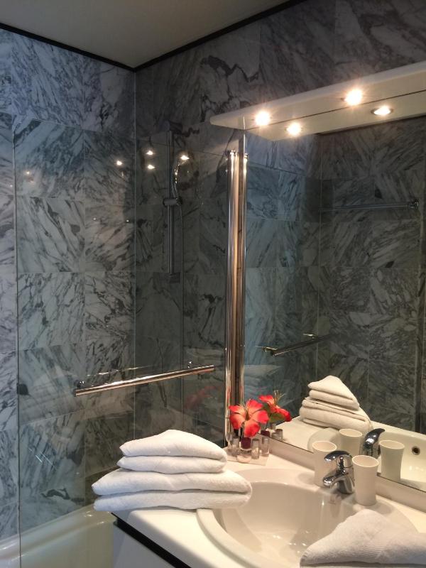 Superior Double Room with Spa Access (Sauna and Hot Tub) image 4
