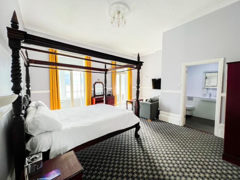 Executive Suite image 2