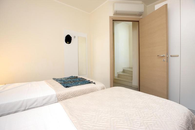 Mariposa Apartments - image 7