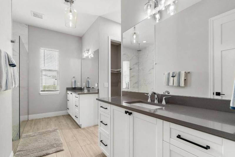 445 S. Heathwood - image 3