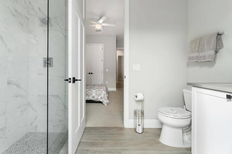 445 S. Heathwood - image 18