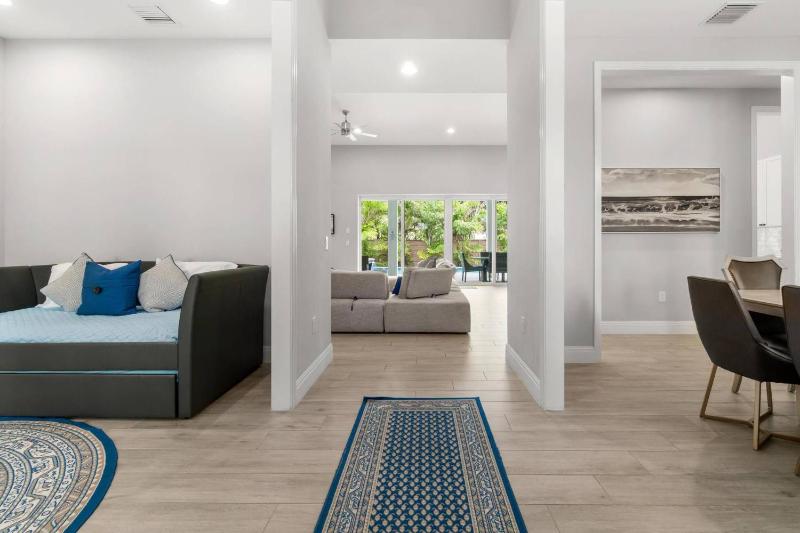 445 S. Heathwood - image 22