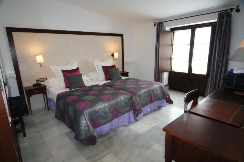 Superior Double Room image 4