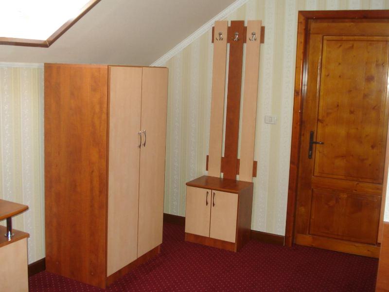 Standard Double Room image 4