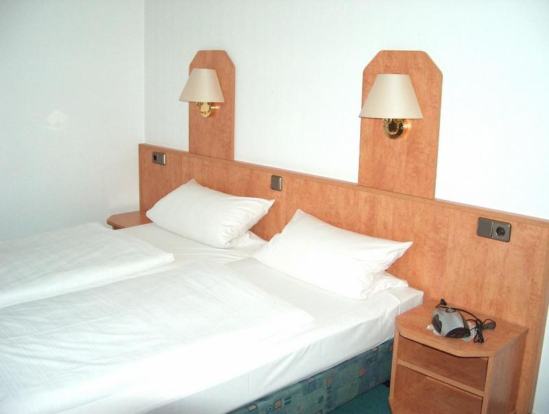 Double Room with Private Bathroom image 3