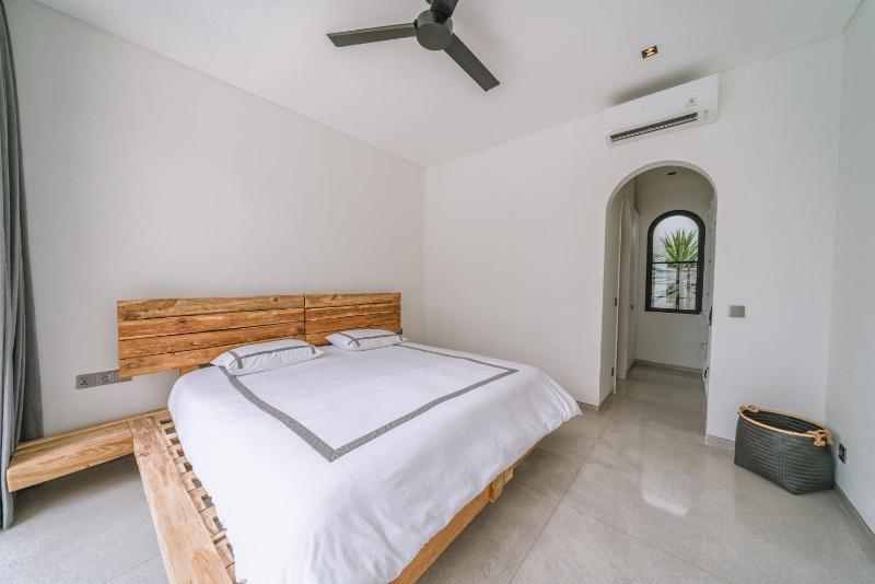 Sundar Villas Estate: Tropical 3BR Villa in Great Location - image 10