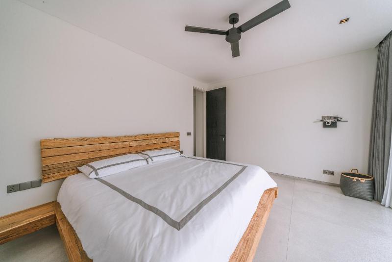 Sundar Villas Estate: Tropical 3BR Villa in Great Location - image 2