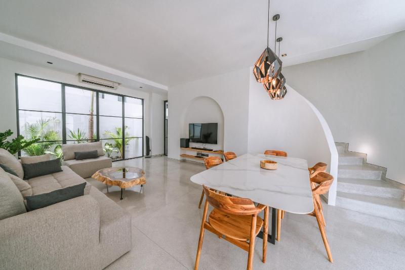 Sundar Villas Estate: Tropical 3BR Villa in Great Location - image 31