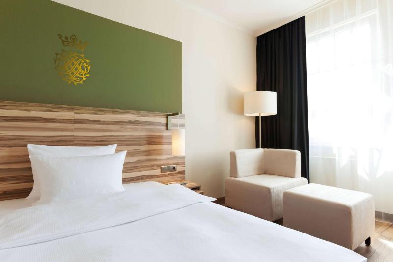 Executive Twin Room image 2