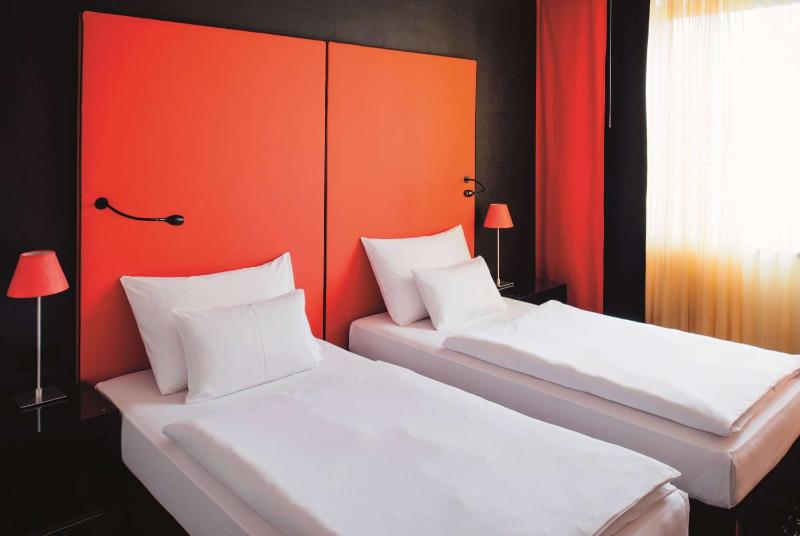 Executive Twin Room image 1