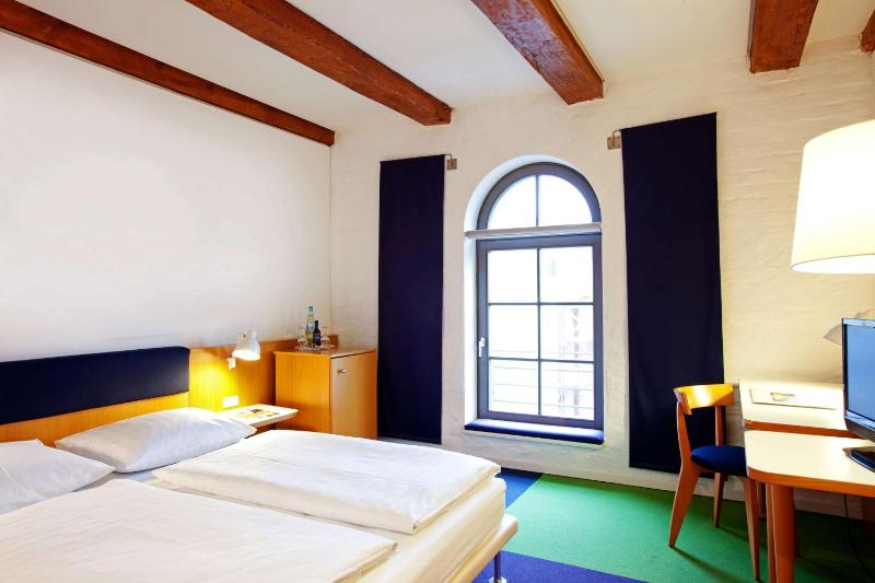 Deluxe Double Room image 3