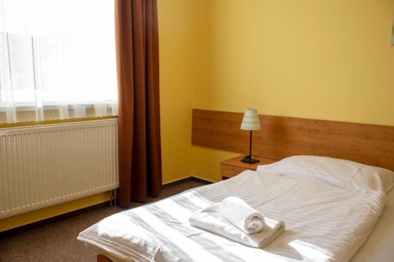 Single Room image 3
