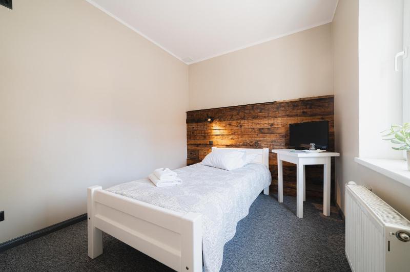 Standard Single Room image 3
