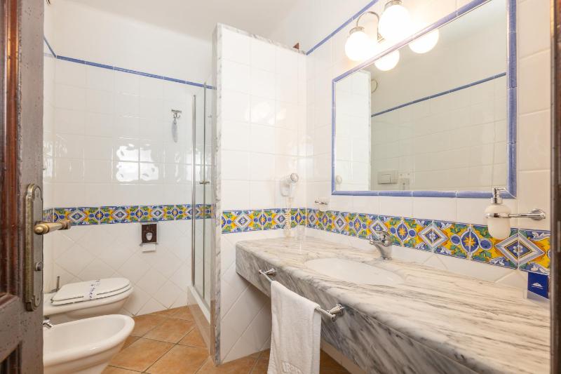 Double Room image 1