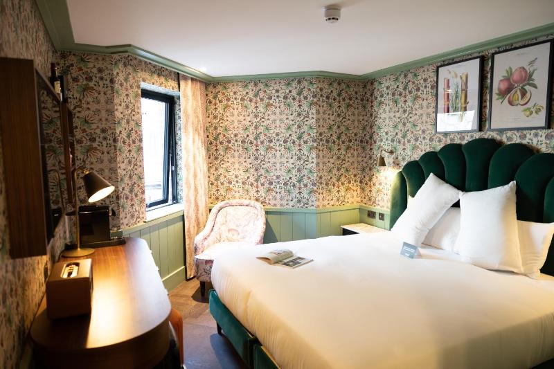 Superior Double or Twin Room image 1