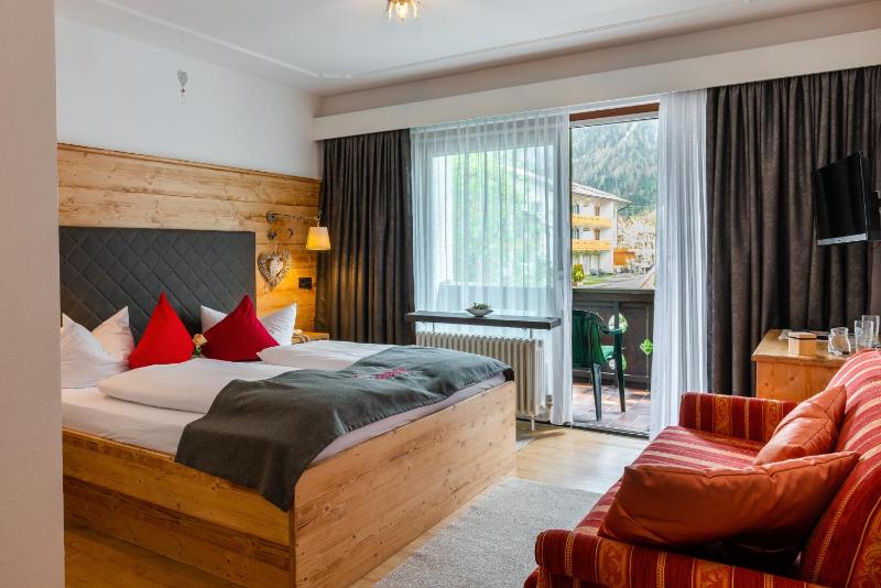 Triple Room image 2