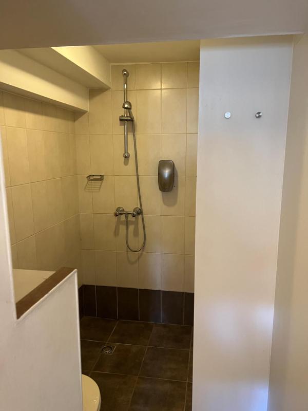 Twin Room Souterrain  image 2