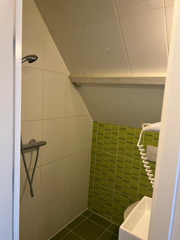 Twin Room image 2