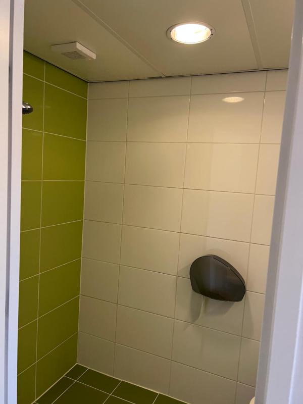 Twin Room image 4