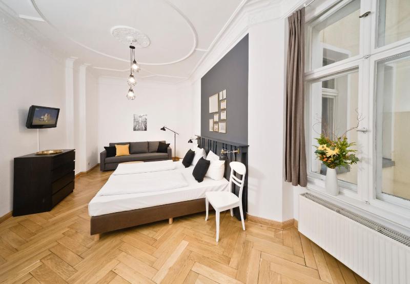 Studio Plus, Schönhauser Allee 5, Berlin - Mitte image 4