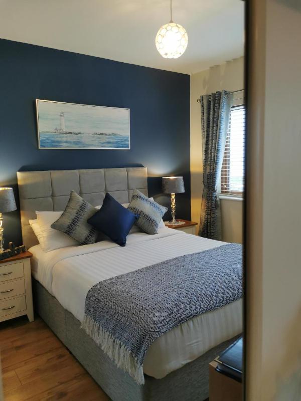 Standard King Room image 4