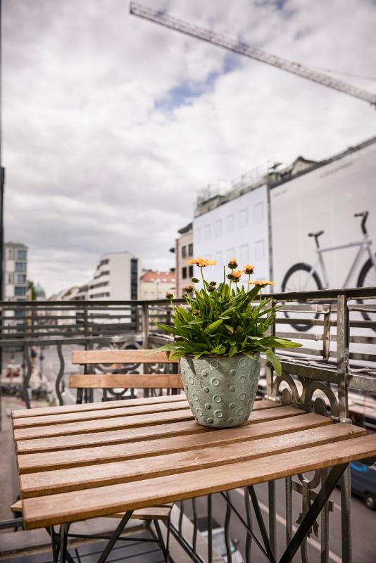Family Apartment, Schönhauser Allee 5, Berlin - Mitte image 3