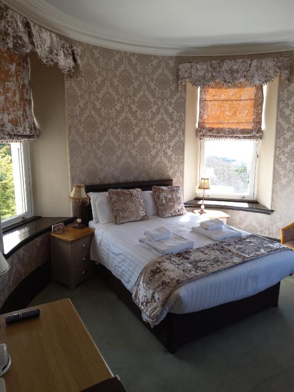 Standard Turret Double Room image 3